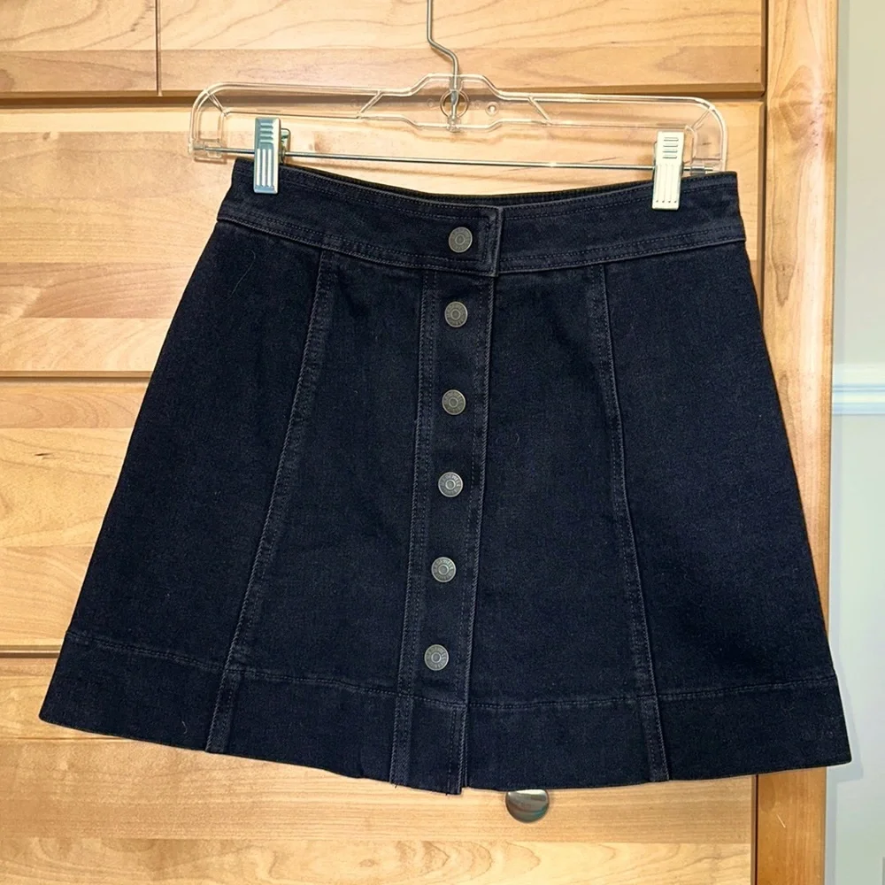 Madewell Black Denim Mini Skirt snaps up - Picture 2 of 8